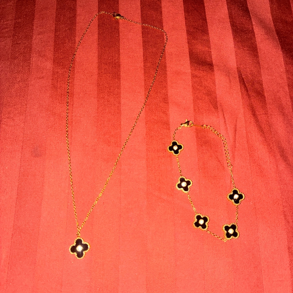 Elegant Gold and Black Flower Jewelry Set